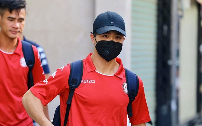 Toàn cảnh bóng đá Việt Nam: Chậm lương, tạm ứng 50% và giảm lương Ảnh 2