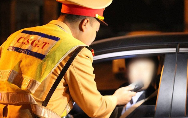 Bộ Y tế nói về lo ngại tiếp xúc ống thổi nồng độ cồn dễ bị nhiễm virus corona Ảnh 2