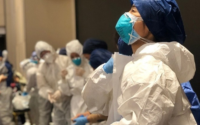 30 ngày làm việc liên tục đối phó corona của những bác sĩ tại bệnh viện Vũ Hán Ảnh 2