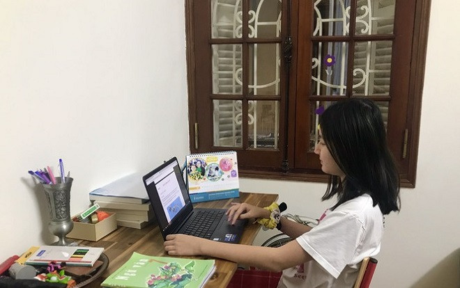 Nhiều trường học cho học sinh học Online trong đợt nghỉ phòng ngừa lây lan virus Corona Ảnh 2