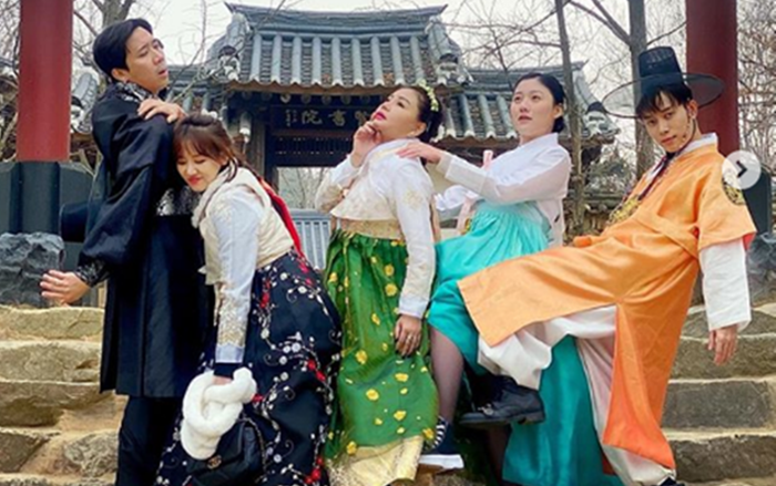 Tình như dàn cast 'Bố Già', hết phim liền rủ nhau đi du hí Hàn Quốc Ảnh 2