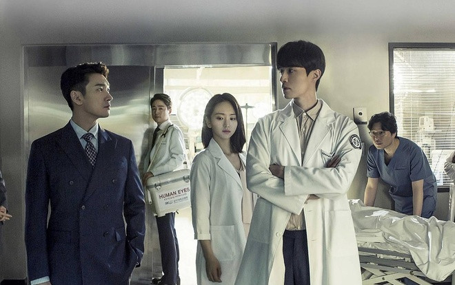 Loạt phim đề tài bác sĩ của Trung, Hàn và TVB gây sốt giữa tâm bão dịch bệnh virus corona Ảnh 2