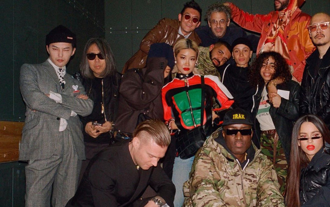 G-Dragon đội mũ len cùng diện suit bảnh bao tham dự show thời trang mang đậm chất  thể thao Ảnh 2