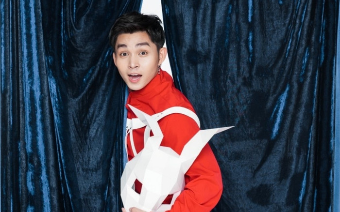 Jun Phạm chơi trội, đầu tư gần 10 set đồ, đội mặt nạ thỏ trắng chụp ảnh thời trang Ảnh 2