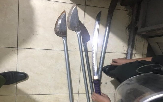 Tóm gọn nhóm giang hồ cầm mã tấu chuẩn bị đi ‘huyết chiến’ Ảnh 2