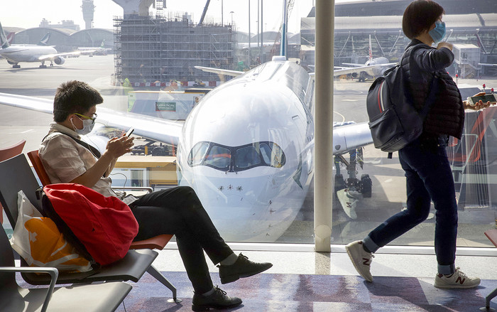 Cố vấn y tế hàng không khuyên mọi người hãy quên khẩu trang đi, thay vào đó hãy làm điều này Ảnh 2