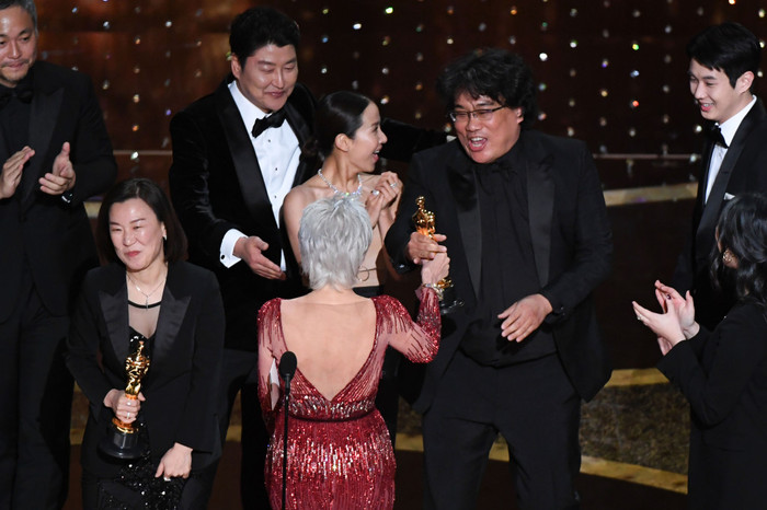 'Em thời niên thiếu' của Thiên Tỉ - Châu Đông Vũ tranh cử 'Oscar 2020': Có tỏa sáng như 'Ký sinh trùng'? Ảnh 7