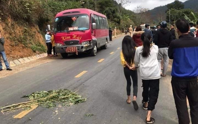 Vụ cả gia đình bị xe khách tông tử vong thương tâm: Cháu bé 2 tuổi vừa điều trị ở viện về nhà thì gặp nạn Ảnh 2