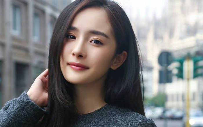 Sau khi bị chỉ trích keo kiệt, Dương Mịch đóng góp thêm 340 triệu đồng và 100 nghìn khẩu trang cho Vũ Hán Ảnh 2