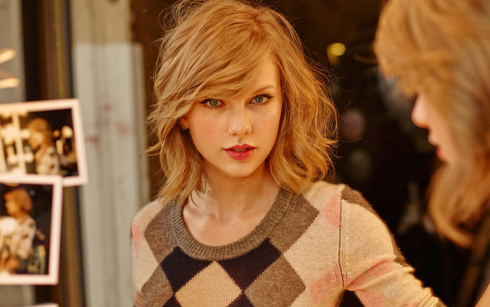 Taylor Swift vừa xác lập kỷ lục bán đĩa siêu khủng: Không hổ danh là ‘Nghệ sĩ của thập kỷ’ Ảnh 2