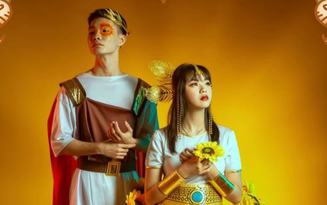 10 cặp đôi xuất sắc nhất trường Phan đẹp hút hồn với phong cách 'Ma sói' trong đêm dạ hội Ảnh 2