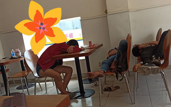 Hành động ‘xấu xí’ của nhóm bạn trẻ tại cửa hàng tiện lợi khiến nhiều người ngao ngán Ảnh 2