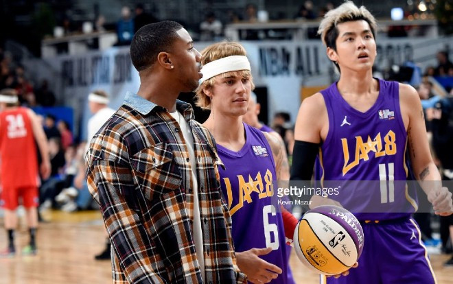 Justin Bieber nhắc đến Ngô Diệc Phàm trong đoạn video gửi gắm tình cảm, tặng tiền giúp Vũ Hán Ảnh 2