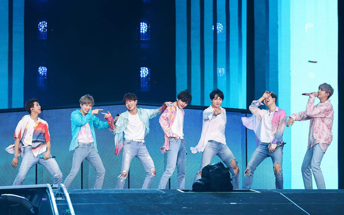 Concert 'khủng' của BTS ở SVĐ Wembley chiến thắng giải 'Khoảnh khắc âm nhạc của năm' tại NME Awards 2020 Ảnh 2