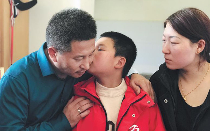 Hành trình miệt mài tìm con bị bắt cóc suốt 10 năm của người cha Ảnh 2