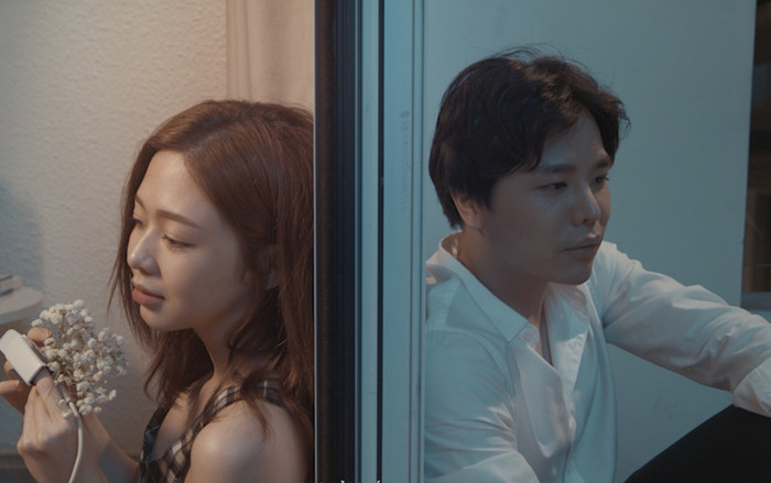 Comeback với MV buồn xỉu, Trịnh Thăng Bình vẫn bị fan 'cà khịa': 'Cô giáo đẹp trai quá' Ảnh 2