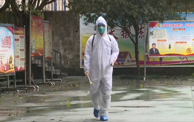 Cảm thấy có lỗi vì lây nhiễm virus corona cho cả gia đình, người đàn ông tuyên bố bất ngờ Ảnh 2