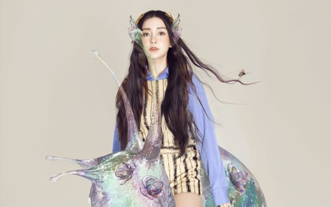 Angelababy như nàng tiên bướm đẹp đến mê hồn trên tạp chí bìa Cosmo số khai quý Ảnh 2