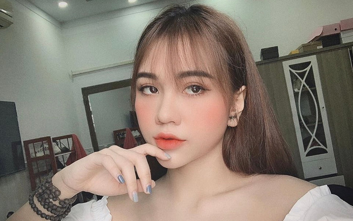 Vẻ đẹp nóng bỏng của bạn gái tiền vệ Hoàng Đức Ảnh 2