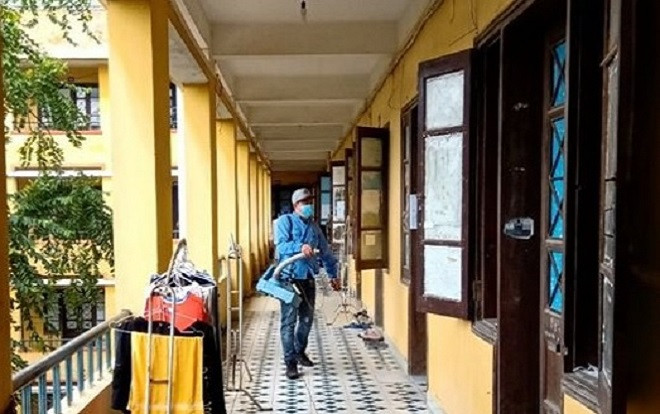 KTX ĐH Kinh tế Quốc dân thực hiện khai báo y tế bắt buộc đối với sinh viên để kiểm soát dịch COVID- 19 Ảnh 2