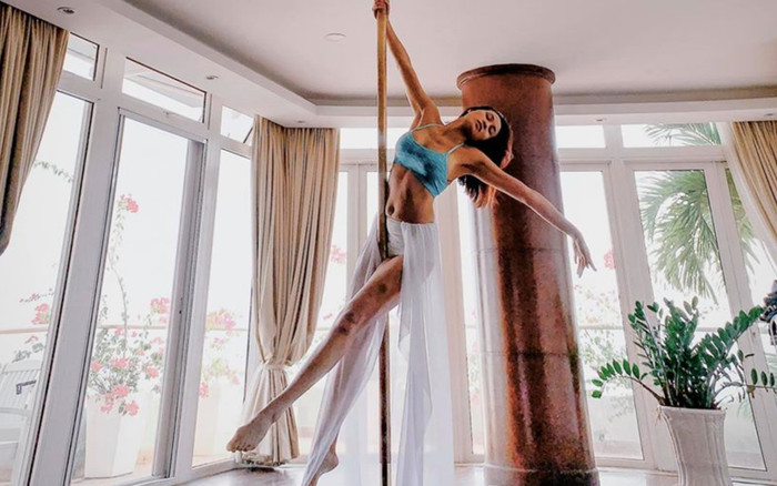 Sau hơn 2 tháng sinh con, siêu mẫu Phương Mai khoe ảnh múa cột với body không thể nào nóng bỏng hơn Ảnh 2