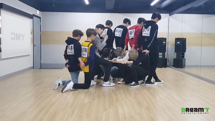 Công ty cũ của Wanna One lên tiếng giải thích lí do những video luyện tập đăng tải gần đây của nhóm 'không cánh mà bay'