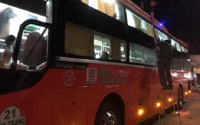 Hàng loạt xe khách bị ném đá vỡ kính trên Quốc lộ 1, công an vào cuộc điều tra Ảnh 2