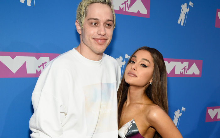 Hôn phu một thời Pete Davidson nhận xét về sân khấu Grammy của Ariana Grande: ‘Cô ấy là nữ hoàng cà khịa’ Ảnh 2