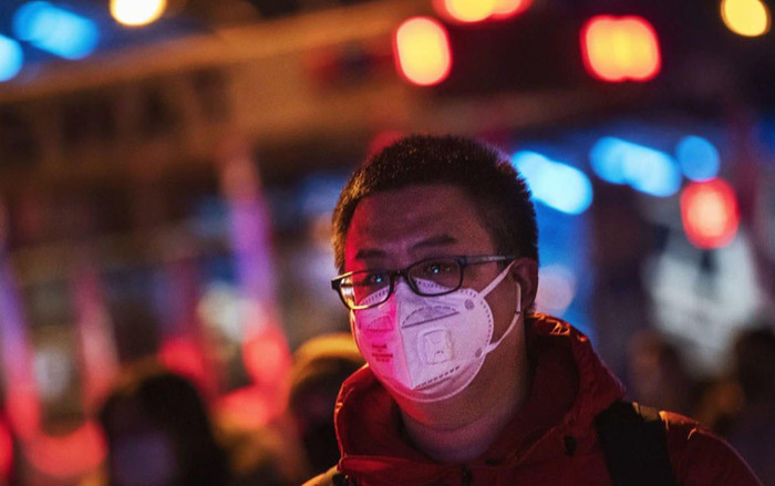 Nhân viên nhà máy iPhone được thưởng 1.000 USD khi quay lại làm việc sau dịch virus corona Ảnh 2