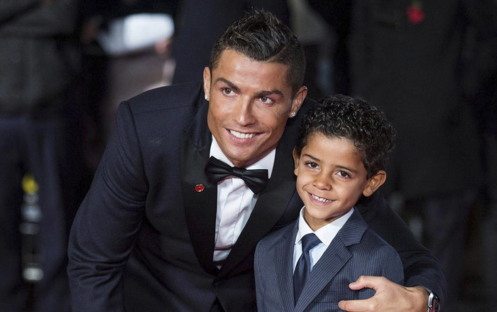 Không hổ là con trai Ronaldo, chỉ vừa tạo Instagram nhưng Cristiano Junior đã đạt mốc triệu follow Ảnh 2