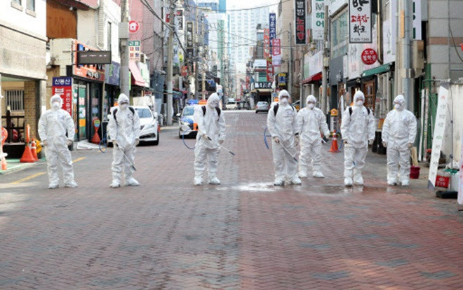 Số ca nhiễm COVID-19 ở Hàn Quốc vượt 2.000 Ảnh 2