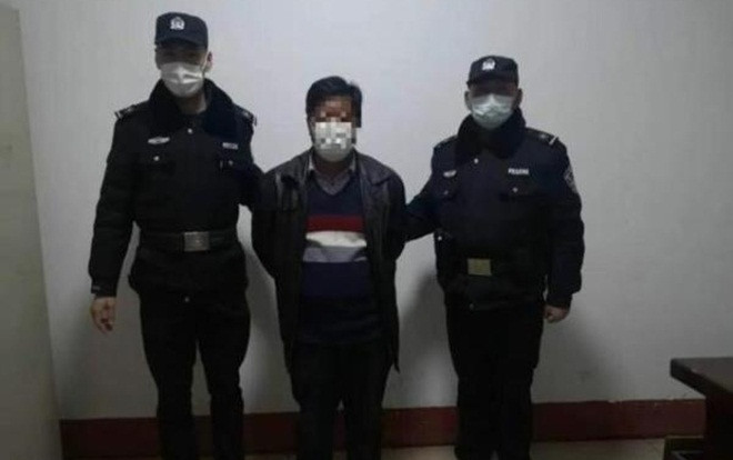 Hành hung người dân trong trạm kiểm dịch, một bí thư ở Trung Quốc bị cách chức Ảnh 2