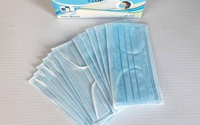 Kỷ luật một thầy giáo ở Cà Mau tự ý bán khẩu trang giá cao cho học sinh Ảnh 2