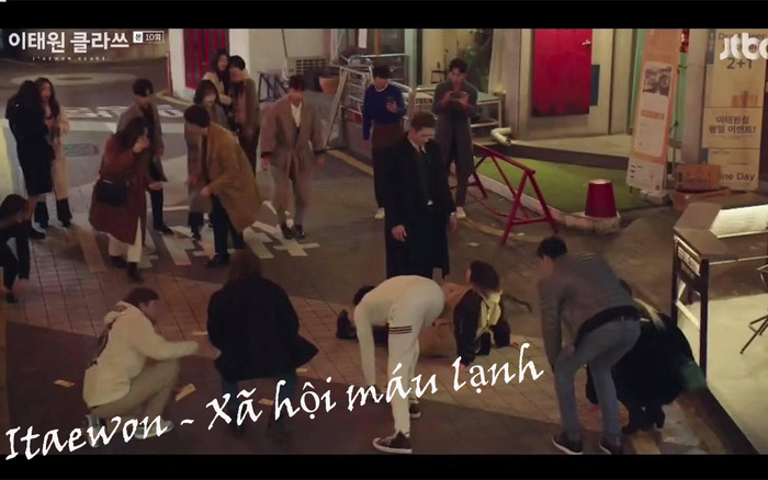 Tầng lớp Itaewon tập 10: Son Yi Seo bị đánh, xã hội máu lạnh và thiếu tình người ở con phố Itaewon Ảnh 2