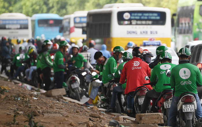 Tài xế công nghệ đau đầu vì ít khách mùa dịch virus corona Ảnh 2