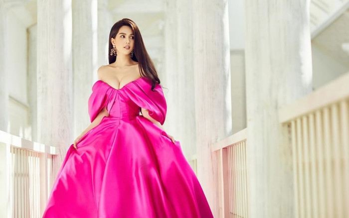 Cộng đồng mạng hào hứng 'giúp sức' Ngọc Trinh trong bộ sưu tập 'ngôn tình' Ảnh 2