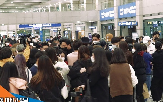 4,212 người nhiễm Covid-19: Fan SF9 xô đẩy, tụ tập đám đông ở sân bay Ảnh 2