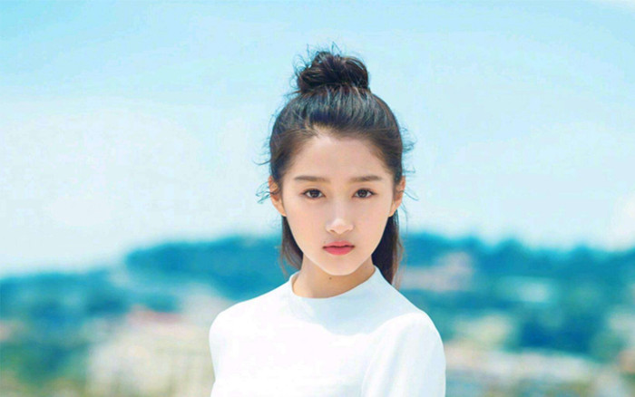 Quan Hiểu Đồng cùng mẹ và nhân viên bịt khẩu trang kín mít đến bệnh viện, dấy lên lo ngại nhiễm virus corona? Ảnh 2