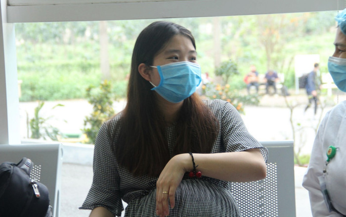 Ngày ra viện của thai phụ 39 tuần từ Vũ Hán: ‘Ở bên đó, hai vợ chồng chỉ biết động viên nhau cố gắng vượt qua’ Ảnh 2