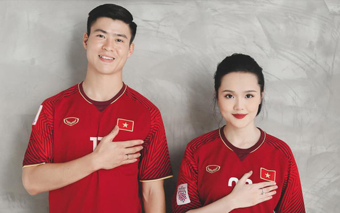 Biết vợ lo lắng cho chấn thương của mình, Duy Mạnh liền nhắn gửi bà xã khiến dân tình cảm động Ảnh 2