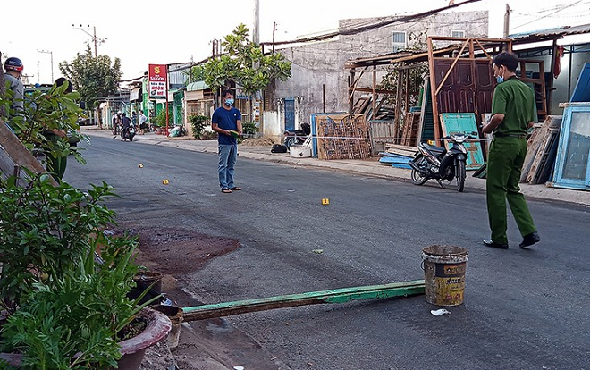 Mang hung khí đến nhà đối thủ để giải quyết mâu thuẫn, nam thanh niên bị chém tử vong Ảnh 2