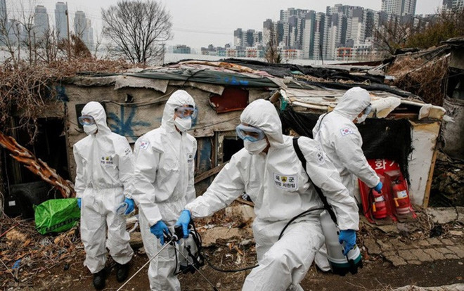 Hàn Quốc thiếu giường bệnh, hàng ngàn người ở 'tâm dịch' Daegu chờ nhập viện Ảnh 2