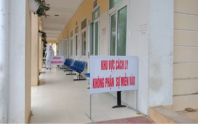 Nam sinh lớp 11 ho và tức ngực, nhà trường cho 1.000 học sinh nghỉ học Ảnh 2