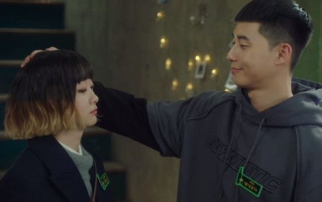 Park Seo Joon trêu chọc Kim Da Mi về điều này của cô nàng trong 'Itaewon Class' Ảnh 2