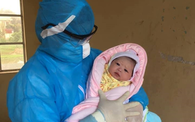 Bé gái nặng hơn 3kg chào đời khi mẹ từ Hàn Quốc đang cách ly phòng dịch COVID-19 Ảnh 2