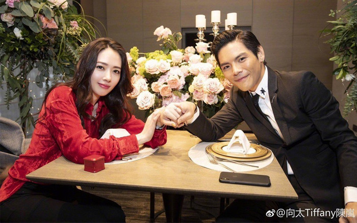 Nhờ chuyện kết hôn, những minh tinh Hoa Ngữ này lại lên như 'diều gặp gió' Ảnh 2