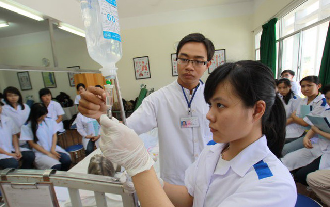 Đề xuất để sinh viên trường Y sớm đi học trở lại, bổ sung vào lực lượng chống dịch COVID-19 khi cần Ảnh 2