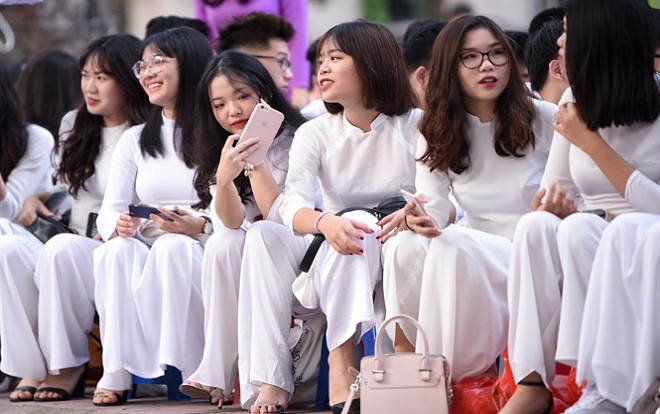 Xuất hiện ca nhiễm COVID-19 thứ 17, Hà Nội thông báo sẽ xem xét lại thời gian đi học của học sinh Ảnh 2