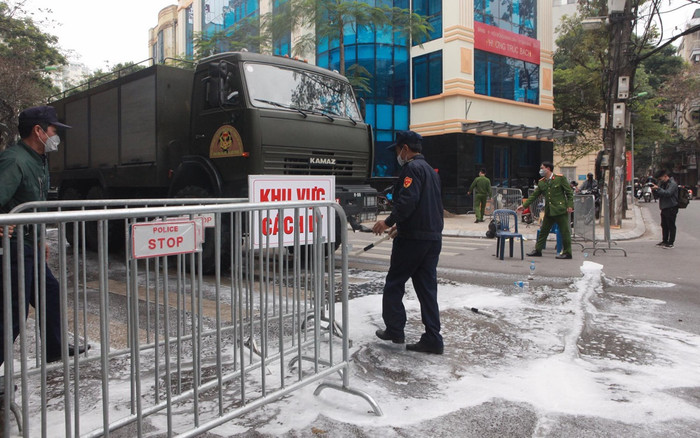 Cách ly 500 nhân viên Bệnh viện Hồng Ngọc nơi bệnh nhân số 17 đến khám Ảnh 2