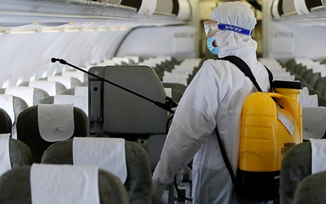 Chuyên gia hang động người Anh cùng chuyến bay với nữ bệnh nhân thứ 17 nhiễm COVID-19 Ảnh 2